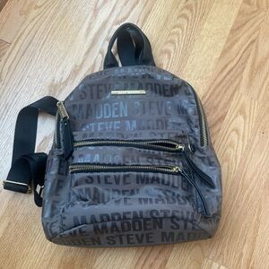 ⭐️ closet sale!!! MAKE AN OFFER ⭐️ Steve Madden Black and Gray Logo Backpack